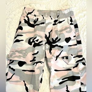 Stretch high waisted pink camo cargo joggers XS/S